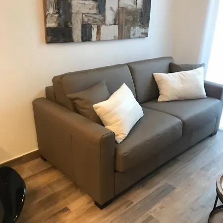 2 Pieces Rue Hoche Канны